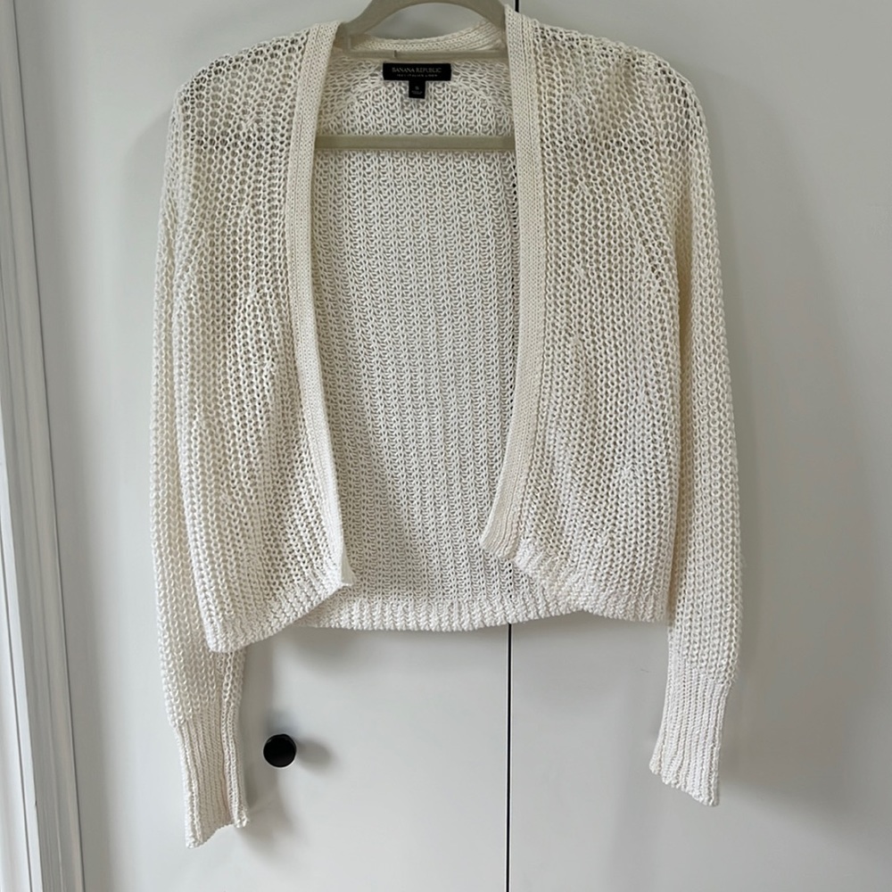 Woman’s creamy white open front loose knit sweater, small